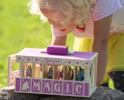 Unicorn Magic Wood Carry Stable with 6 Unicorns